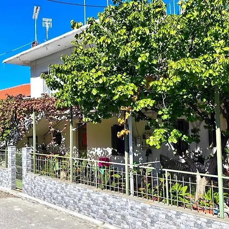 Simotas 4 Four Apartment