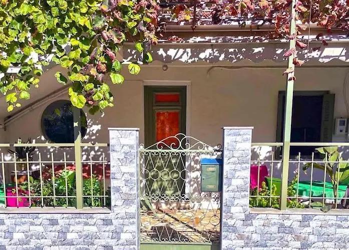 Simotas 4 Four * Poros (Kefalonia)